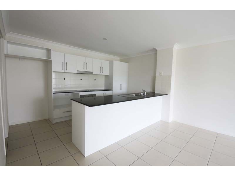 1/40 Liekefett Way, Little Mountain QLD 4551