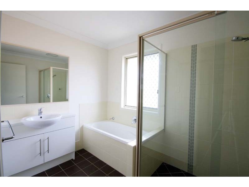 1/40 Liekefett Way, Little Mountain QLD 4551