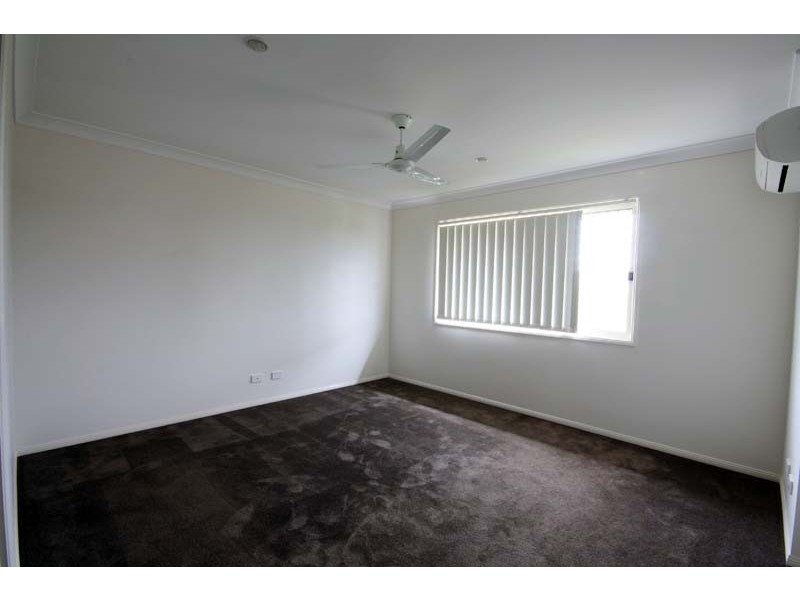 1/40 Liekefett Way, Little Mountain QLD 4551