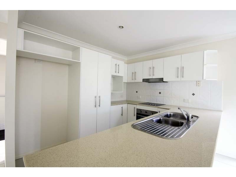 2/40 Liekefett Way, Little Mountain QLD 4551