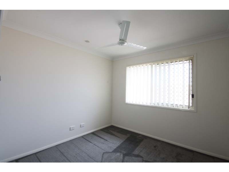 2/40 Liekefett Way, Little Mountain QLD 4551