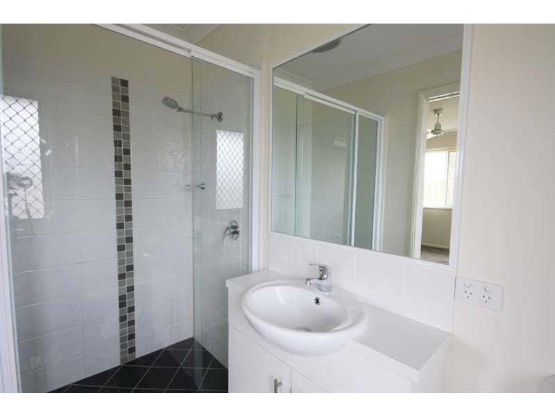 2/40 Liekefett Way, Little Mountain QLD 4551