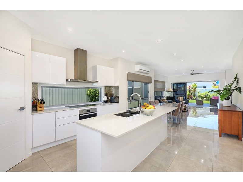 30 MacIntyre Crescent, Pelican Waters QLD 4551