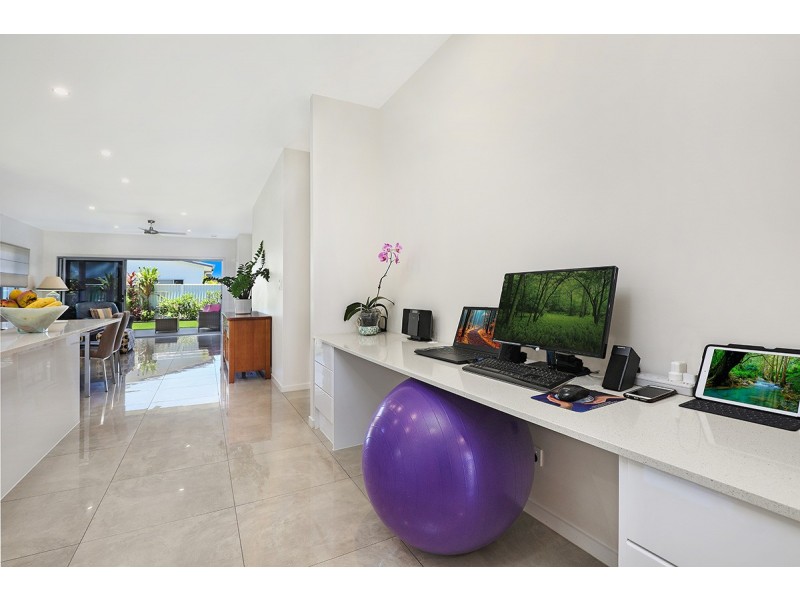 30 MacIntyre Crescent, Pelican Waters QLD 4551