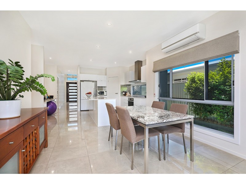 30 MacIntyre Crescent, Pelican Waters QLD 4551