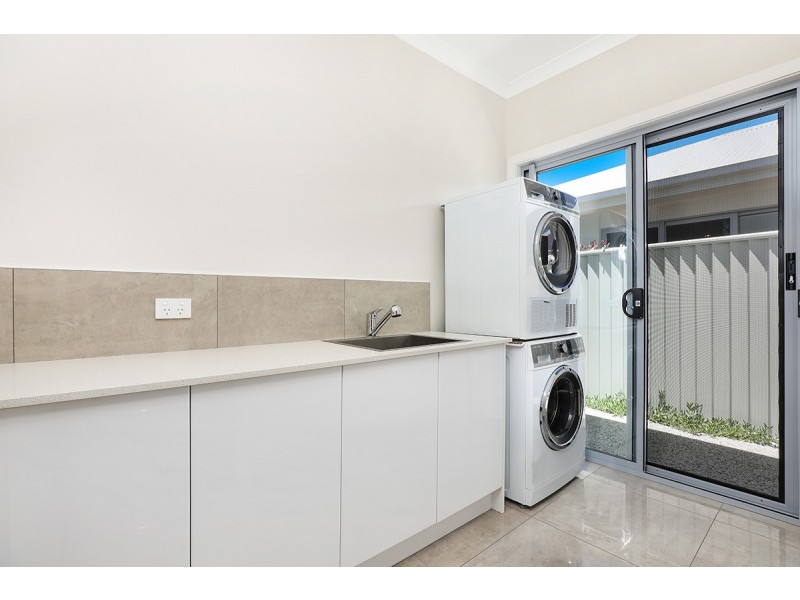 30 MacIntyre Crescent, Pelican Waters QLD 4551