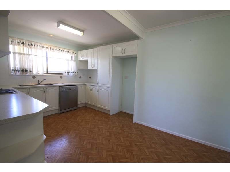 12 Blaxland St, Golden Beach QLD 4551