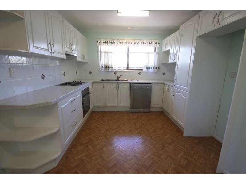 12 Blaxland St, Golden Beach QLD 4551