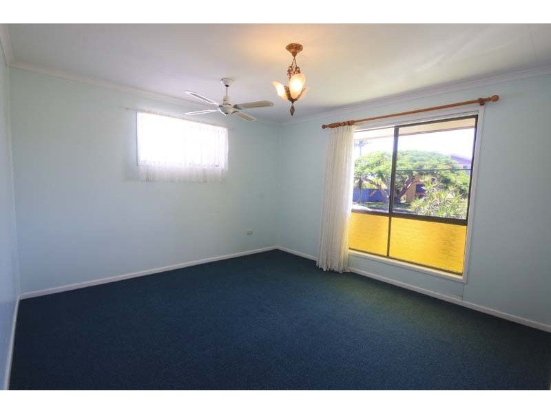 12 Blaxland St, Golden Beach QLD 4551