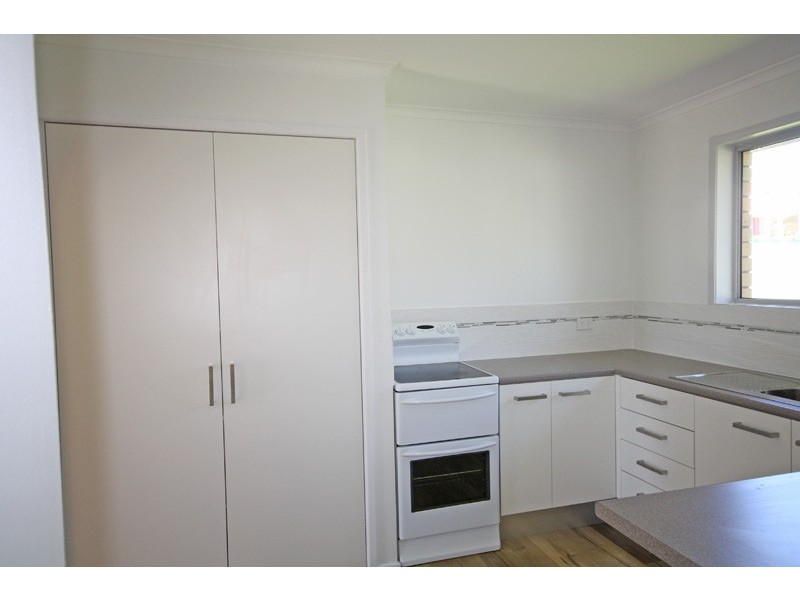 2/8 Grant Street, Battery Hill QLD 4551