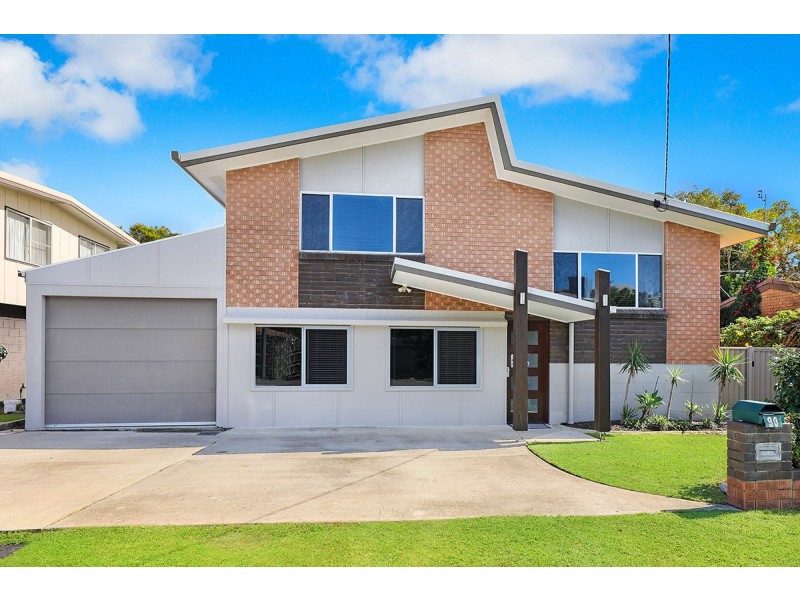 90 Palmer Av, Golden Beach QLD 4551