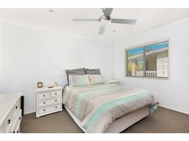 90 Palmer Av, Golden Beach QLD 4551