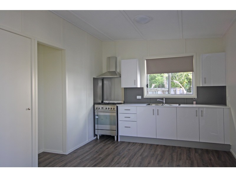 5B Kitchener Street, Golden Beach QLD 4551