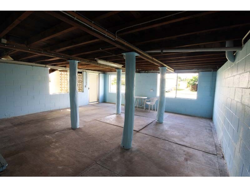 1 Wills Ave, Golden Beach QLD 4551