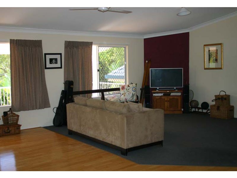 15 Brolga Ct, Little Mountain QLD 4551