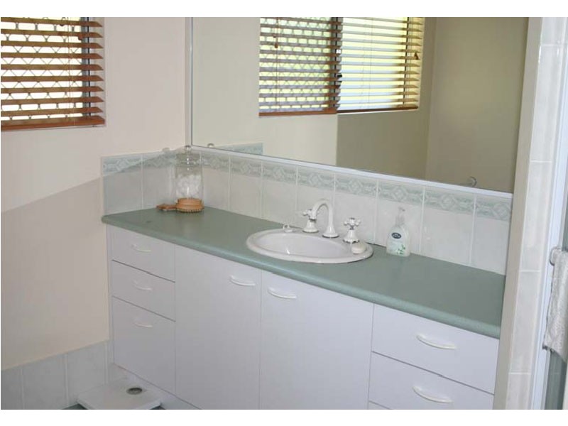 15 Brolga Ct, Little Mountain QLD 4551