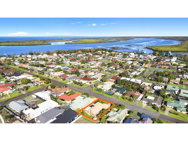 25 Maryann St, Golden Beach QLD 4551