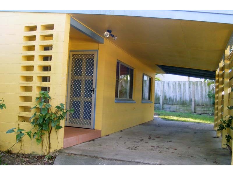 2/7 Osprey Street, Caloundra QLD 4551