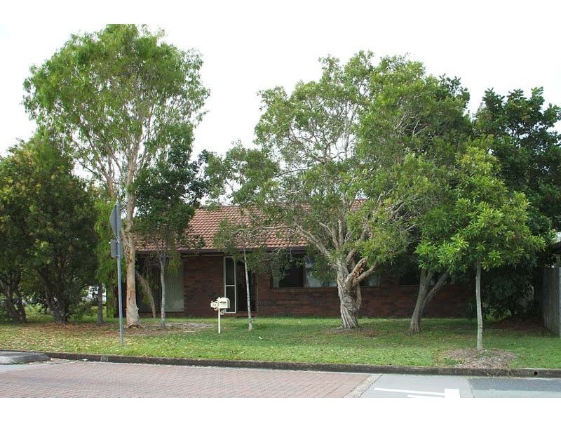 13 Oval Ave, Caloundra QLD 4551