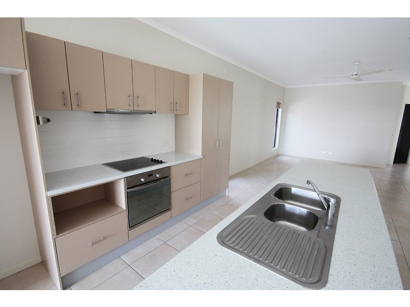 5 Wheeler Crescent, Caloundra West QLD 4551