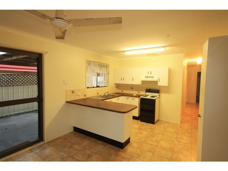 37 Lapoinya Cr, Warana QLD 4575