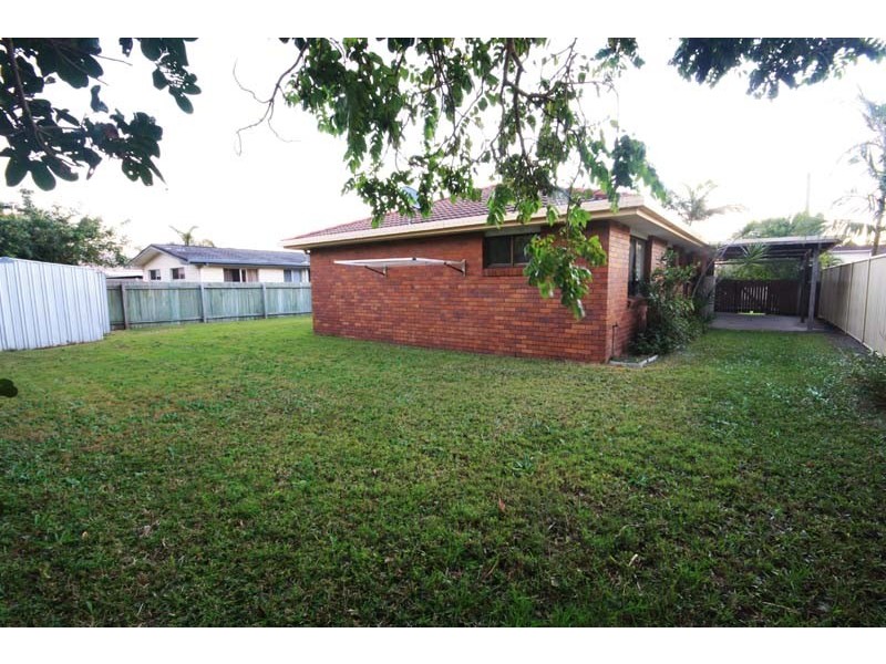 37 Lapoinya Cr, Warana QLD 4575