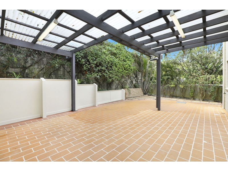 2/12 Norman Ave, Norman Park QLD 4170