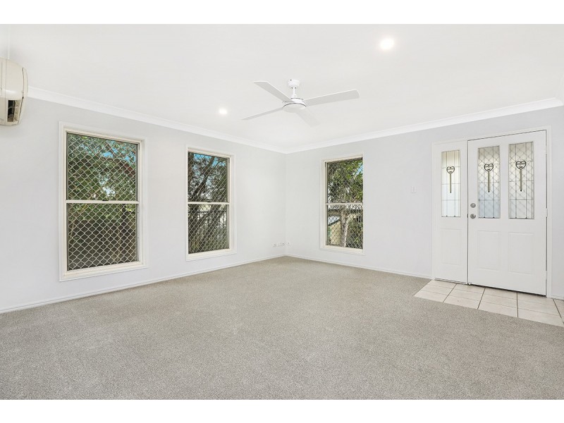 2/12 Norman Ave, Norman Park QLD 4170