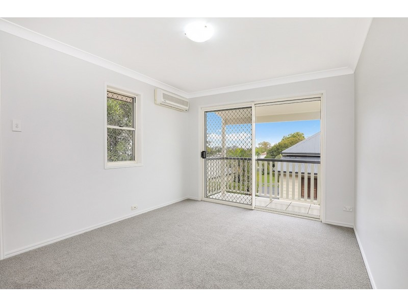 2/12 Norman Ave, Norman Park QLD 4170