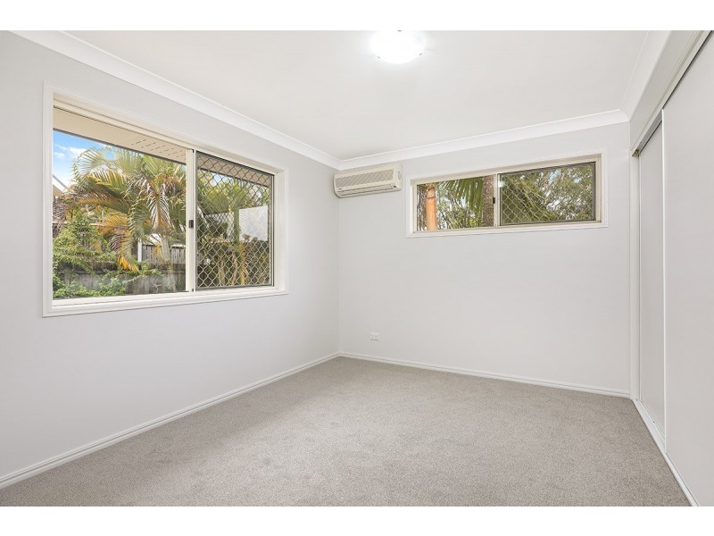 2/12 Norman Ave, Norman Park QLD 4170