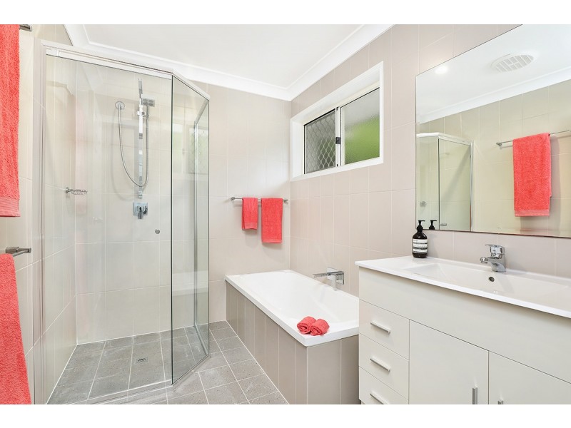 2/12 Norman Ave, Norman Park QLD 4170