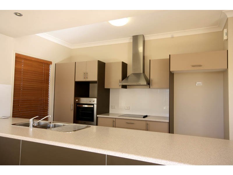 2 Nebo St, Caloundra West QLD 4551