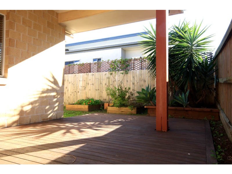 2 Nebo St, Caloundra West QLD 4551