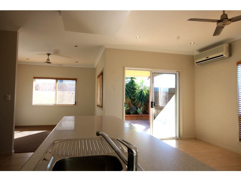 2 Nebo St, Caloundra West QLD 4551