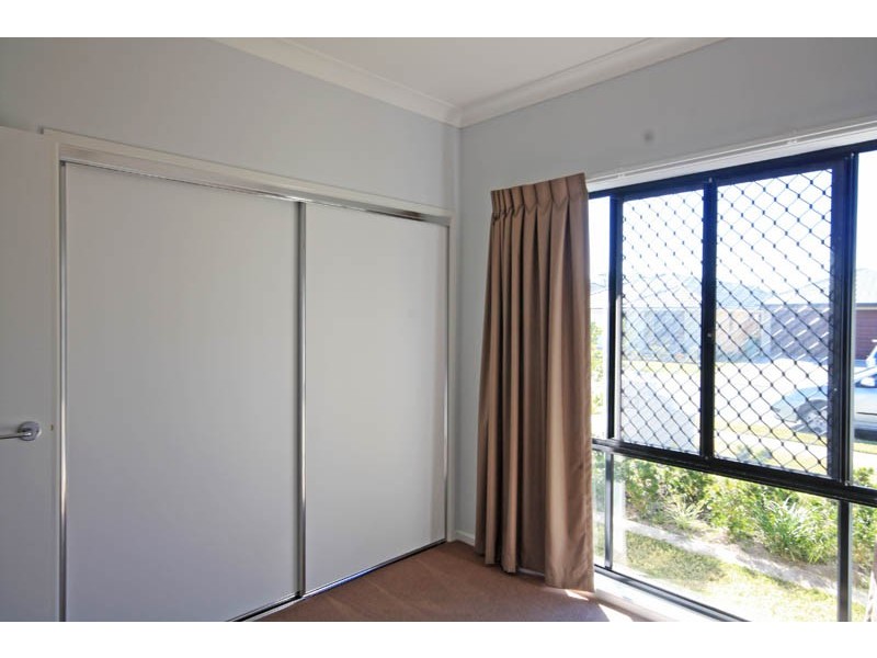 24 Mansell St, Little Mountain QLD 4551