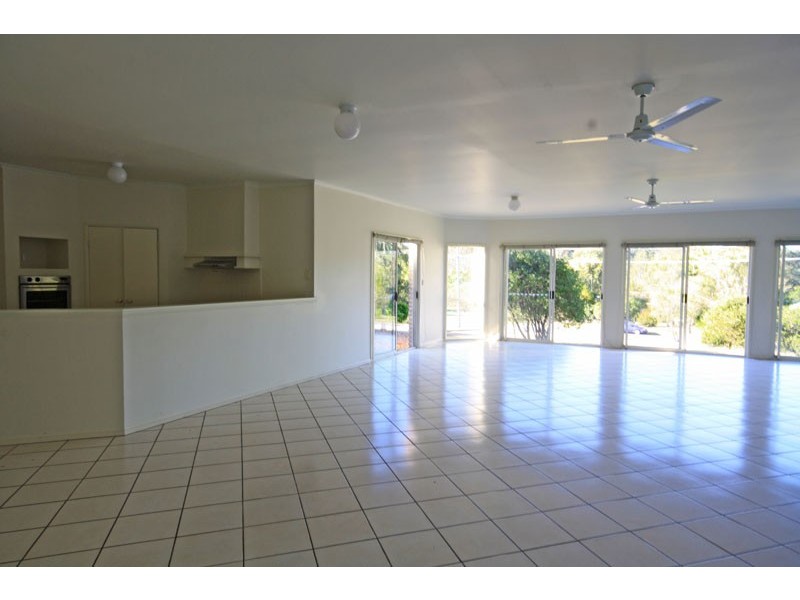 24 Flamingo St, Little Mountain QLD 4551