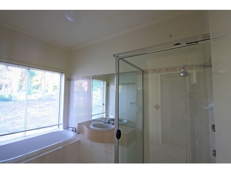 24 Flamingo St, Little Mountain QLD 4551