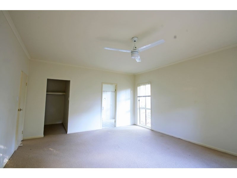 24 Flamingo St, Little Mountain QLD 4551