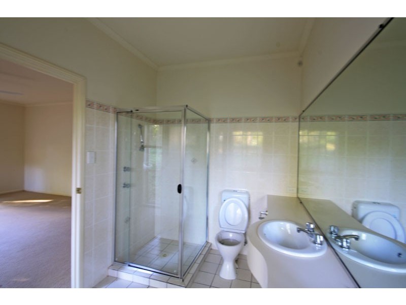 24 Flamingo St, Little Mountain QLD 4551