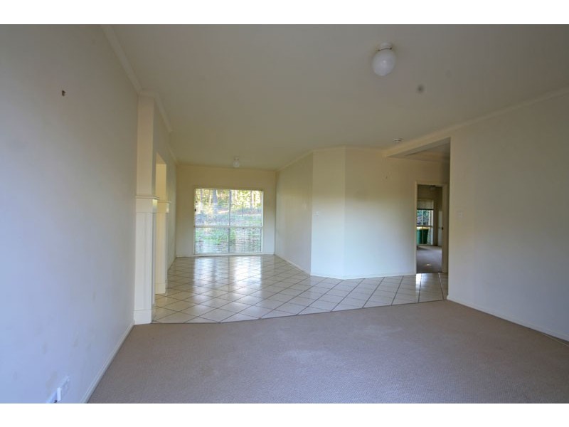 24 Flamingo St, Little Mountain QLD 4551