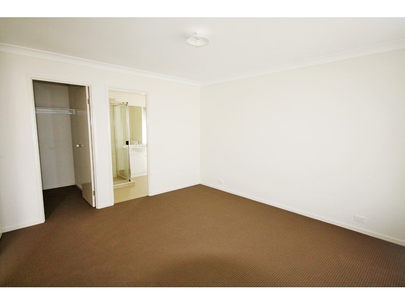 19 Cumberland Cres, Little Mountain QLD 4551