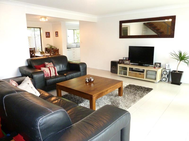 2/42 Jessica Blvd, Minyama QLD 4575