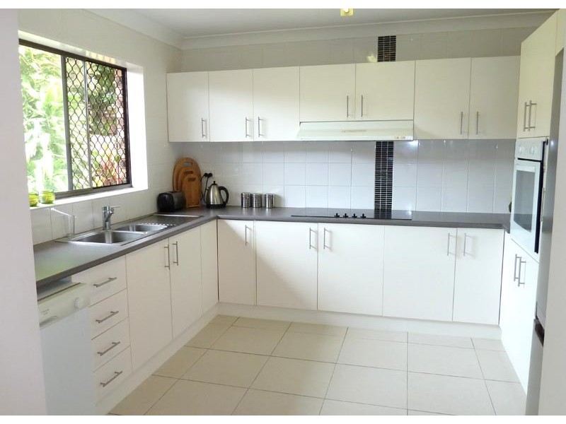 2/42 Jessica Blvd, Minyama QLD 4575