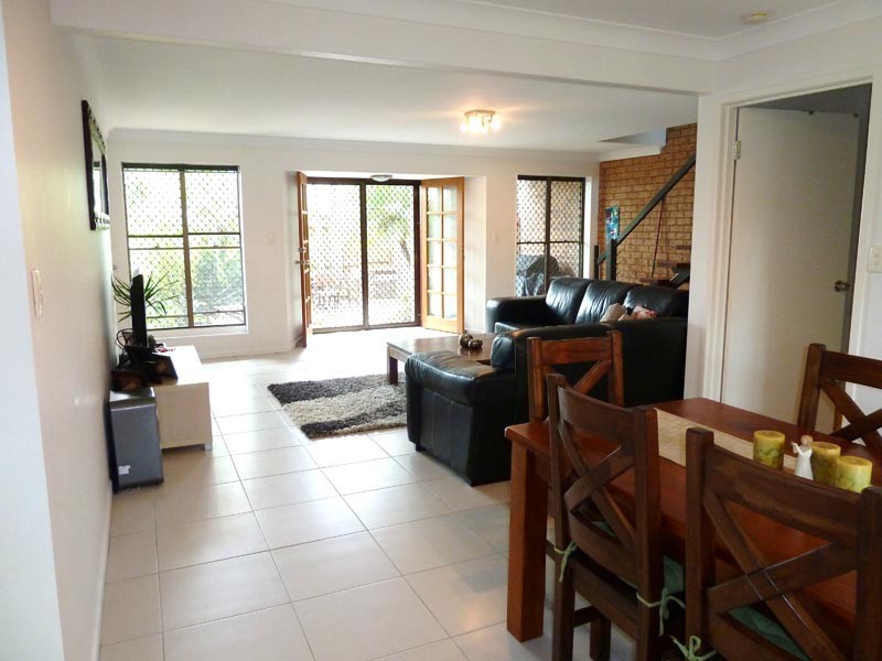 2/42 Jessica Blvd, Minyama QLD 4575