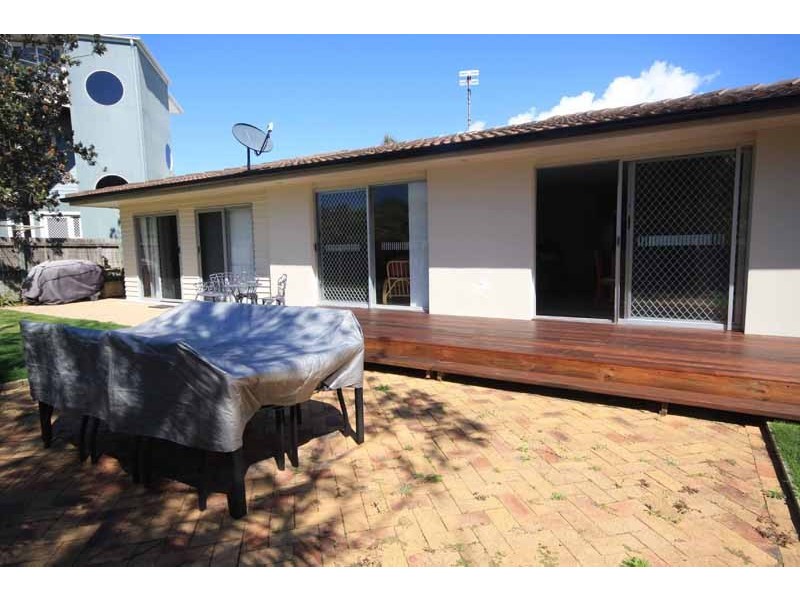 133 Oceanic Drive, Warana QLD 4575