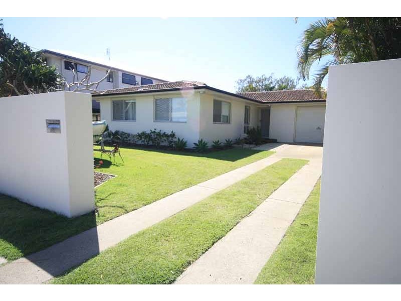 133 Oceanic Drive, Warana QLD 4575