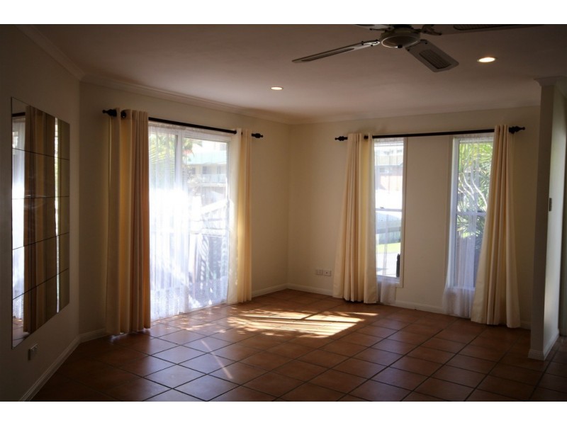 1/8 Birch Street, Caloundra West QLD 4551
