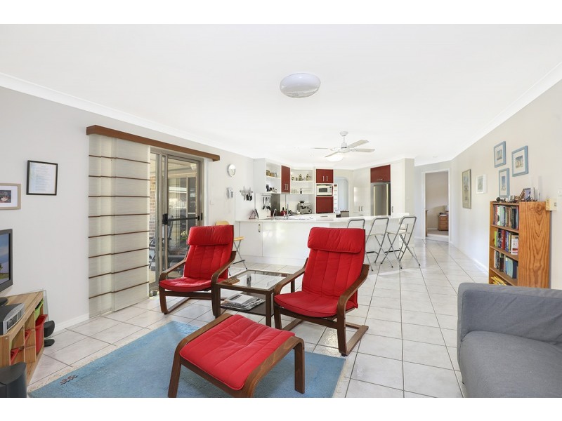 25 Maryann St, Golden Beach QLD 4551