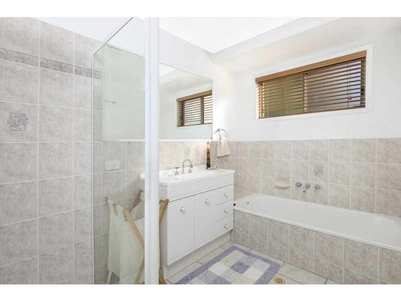 25 Maryann St, Golden Beach QLD 4551