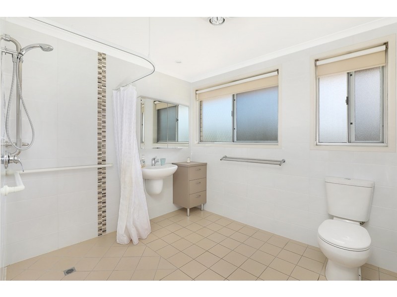 10 Browning Bvd, Battery Hill QLD 4551